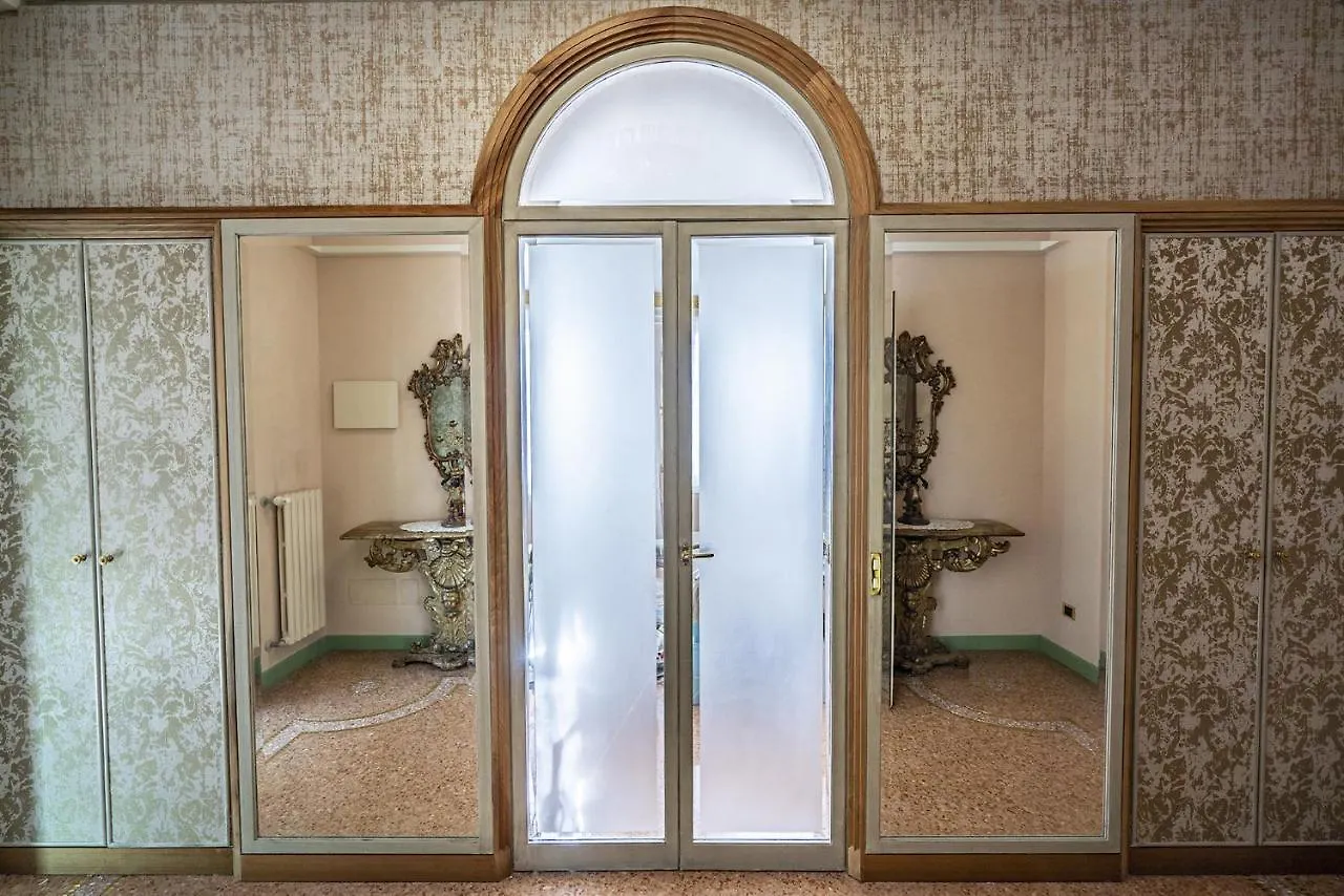 Ca' Degli Specchi Grand Canal Apartment Venice 0*,